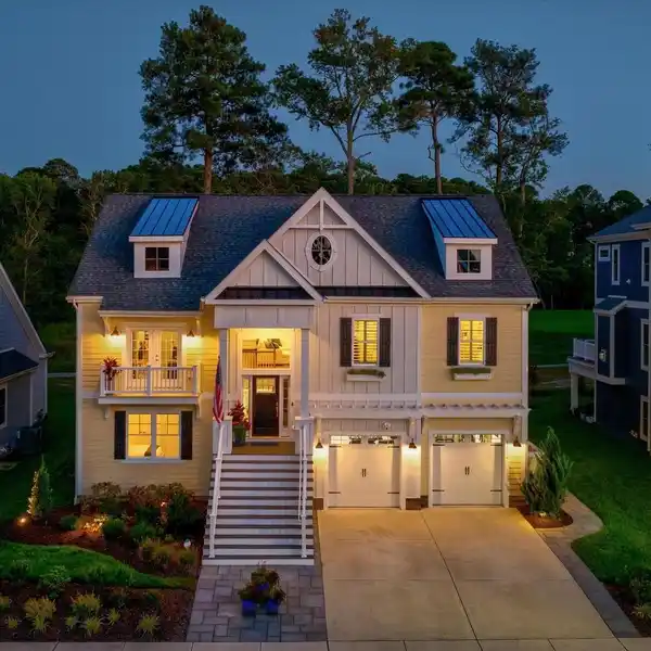 TURNKEY LUXURY ON BAYSIDE’S PRESTIGIOUS 4TH TEE