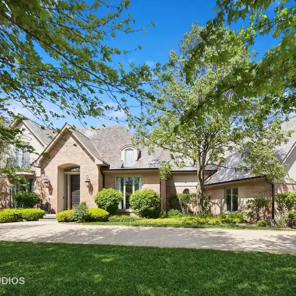 STUNNING RESIDENCE IN ONE OF OAK BROOKS PREMIER SUBDIVISIONS