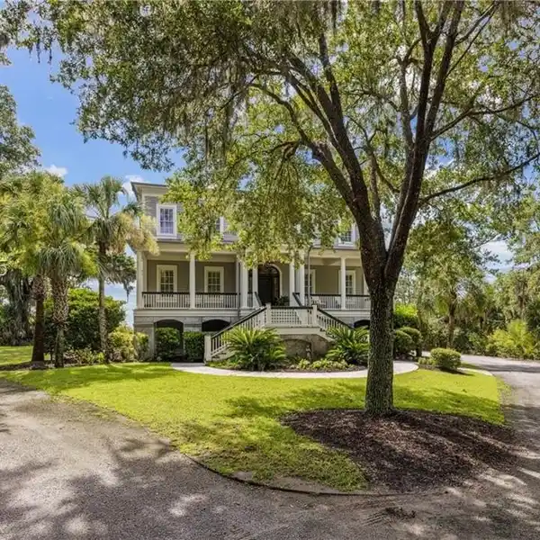 BEAUTIFULLY UPDATED HOME WITH PANORAMIC GOLF COURSE VIEWS
