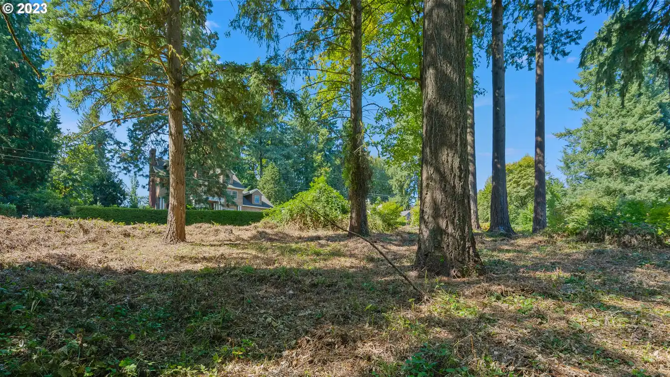 Private Lot in Exclusive Dunthorpe