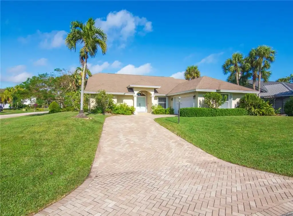 Lovely Pool Home in Castaway Cove