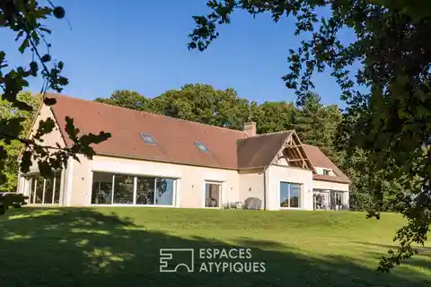 Private Contemporary Residence with Exceptional Natural Views