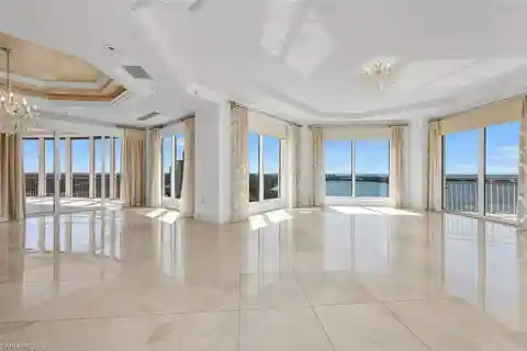 Gorgeous Residence in Azure
