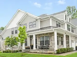 Chic End Unit in the Villas at Warren