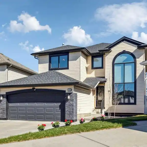 UNIQUE ROCKY RIDGE HOME