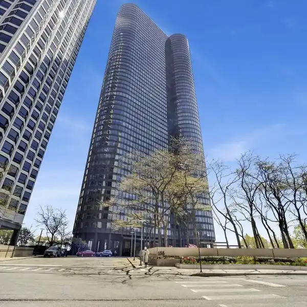 STUNNING HOME WITH OPEN FLOOR PLAN