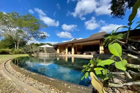 Beautiful Villa with Stunning Golf Course View