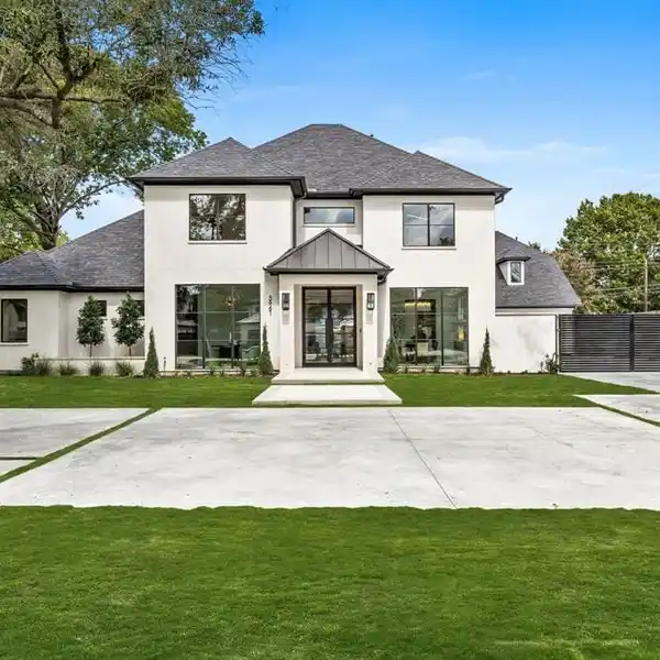 EXQUISITE TRANSITIONAL MODERN RESIDENCE IN MELSHIRE ESTATES