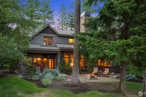 Exceptional Home on Rope Rider Golf Course