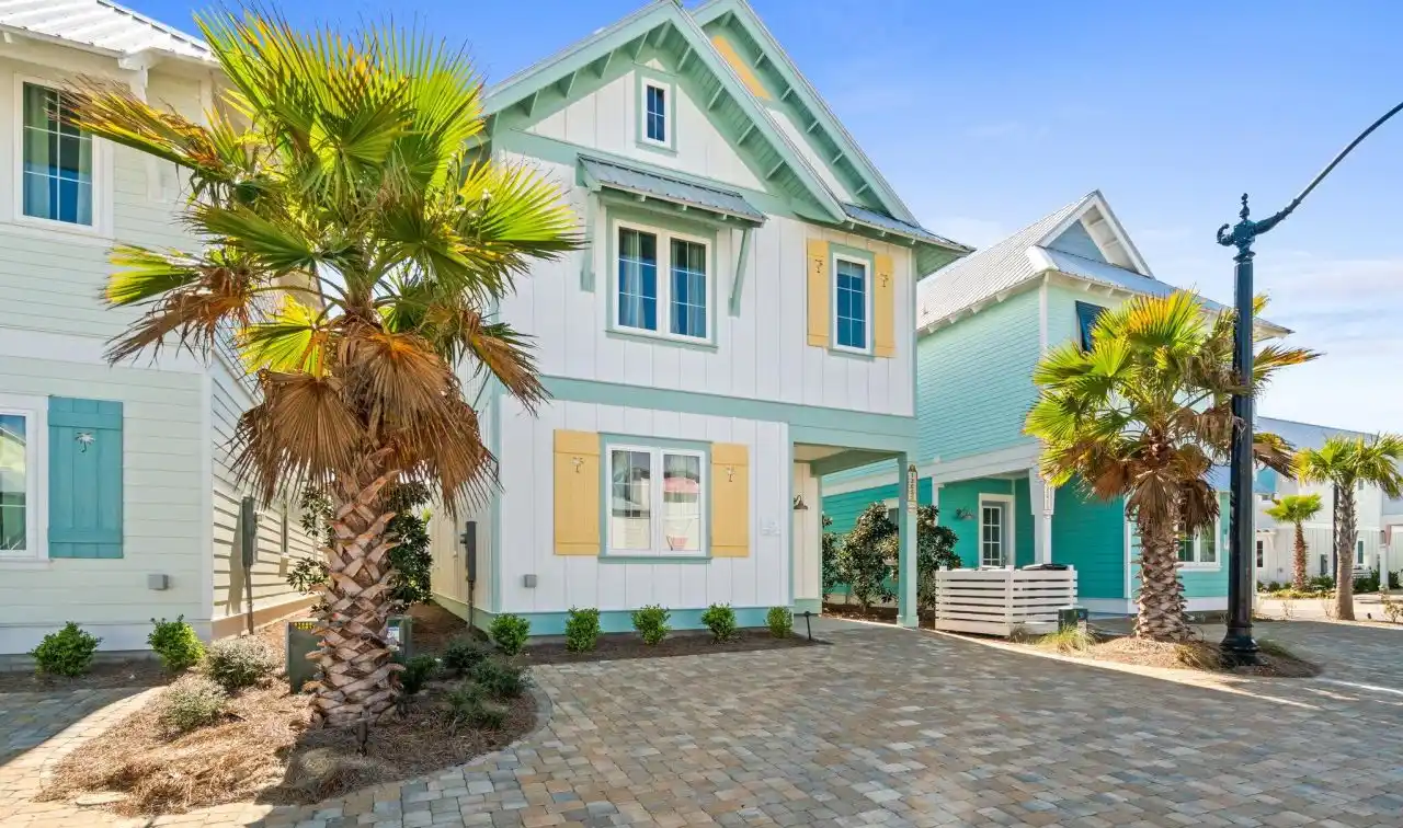 Splendid Beach House in the Margaritaville Beach Cottage Resort