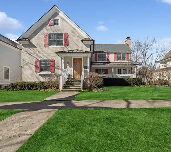 EXCEPTIONAL HOME IN EAST LAKE FOREST