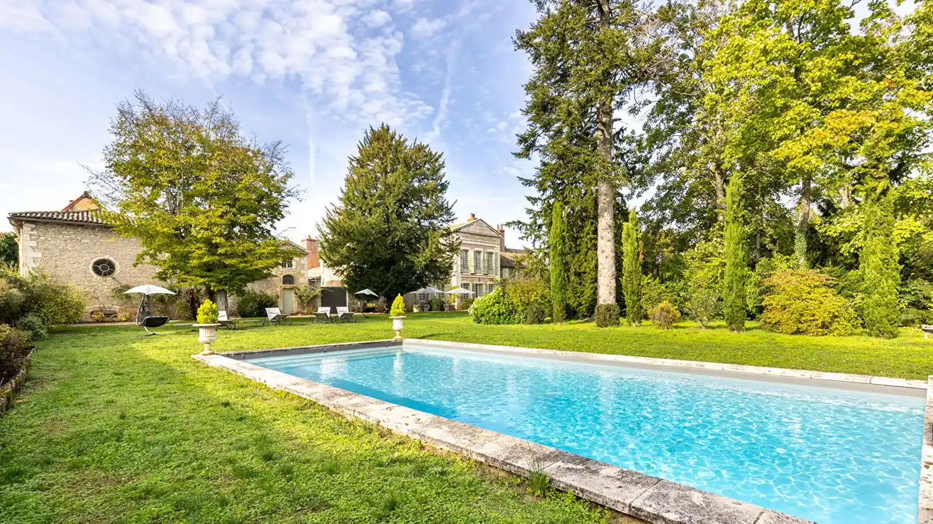Prestigious Property in the Heart of the Burgundian Vineyards