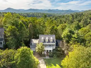 Convenient Luxury in a Scenic Setting