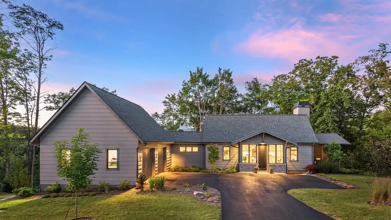 Luxurious Home in the Gated Community of Riverbend Forest