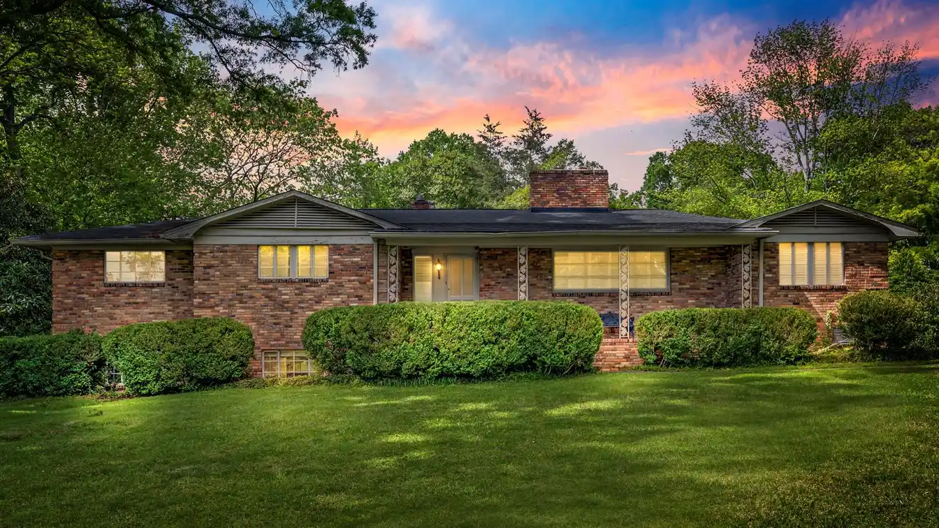 Corner Property in Prestigious Foxcroft