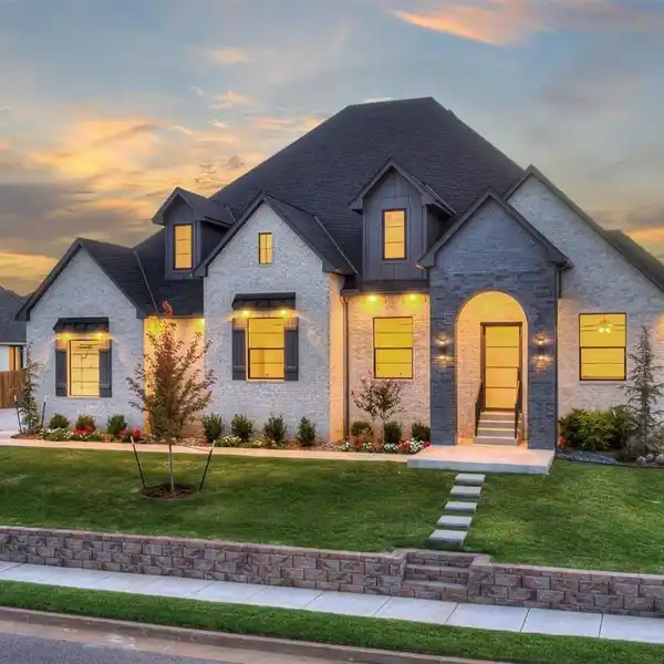 WELL APPOINTED HOME IN TWIN BRIDGES
