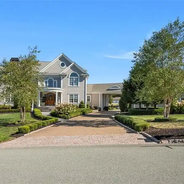 CUSTOM HOME ABOVE NARRAGANSETT BAY