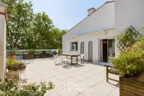 An Apartment with House-like Appearance