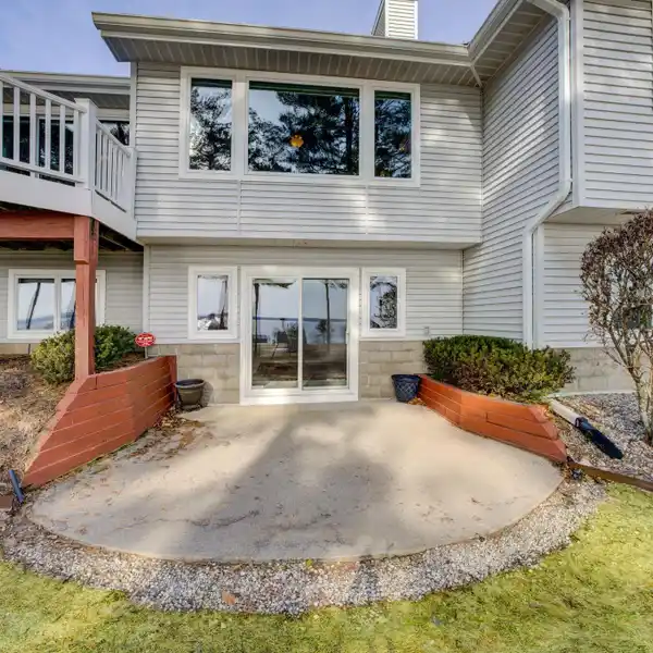 FABULOUS CONDO WITH BAY VIEWS