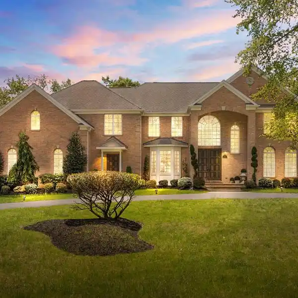 SHOW-STOPPING RESIDENCE IN COVETED EAGLES MERE