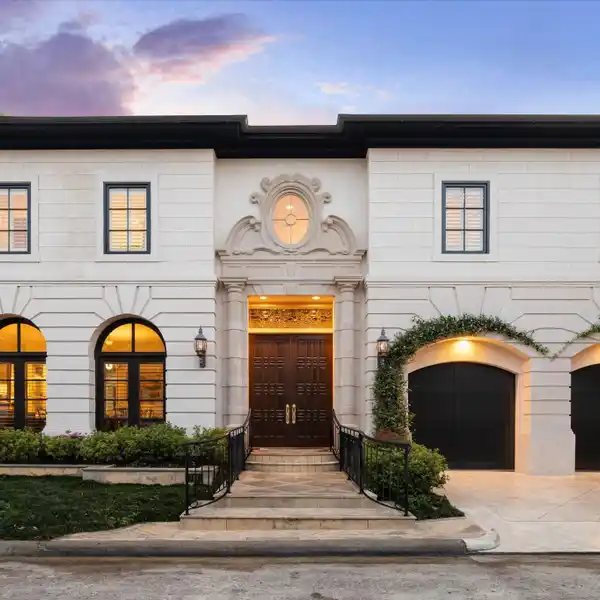 EXQUISITE CLASSIC HOME ON A RAVINE LOT