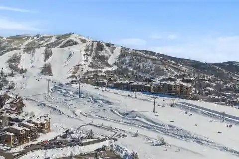 Crawford Square's Exclusive Slopeside Residence