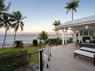 Idyllic Absolute Beachfront Cottage