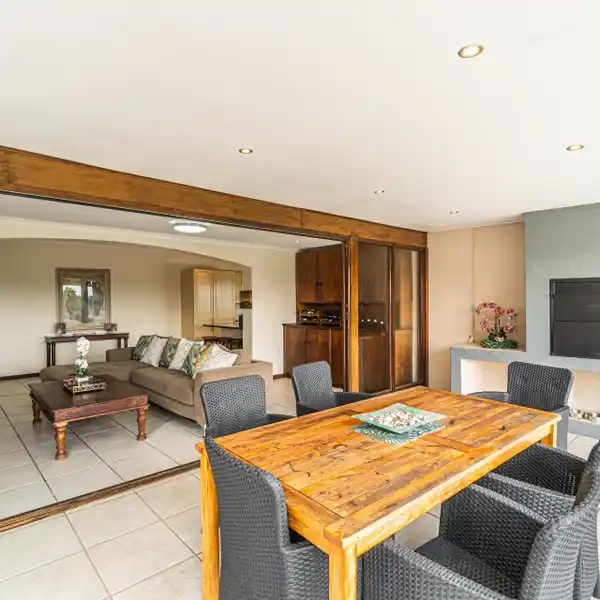 METICULOUSLY MAINTAINED HOME