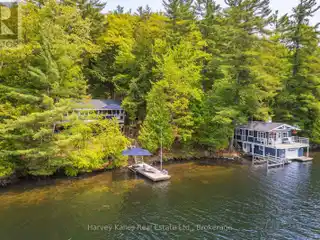 Updated Cottage Retreat on Lake Muskoka