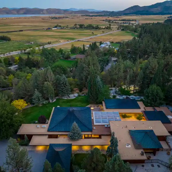 EXTRAORDINARY WASHOE VALLEY EQUESTRIAN ESTATE