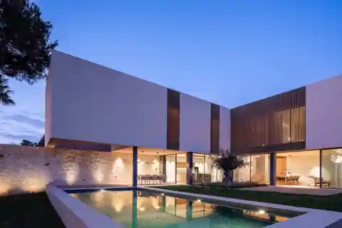 New Villa with Swimming Pool in an Exclusive Location on the Outskirts of Marratxí.