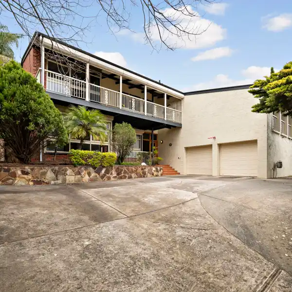 SPECIAL PROPERTY WITH SENSATIONAL VIEWS