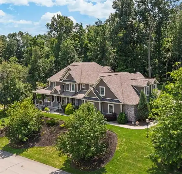 CUSTOM STUNNER IN DESIRABLE LAKE MACLEOD