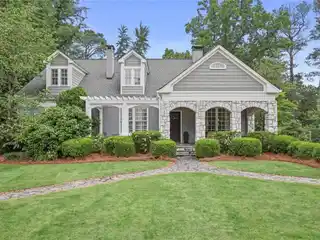 Elegant Springlake Gem with Parklike Backyard