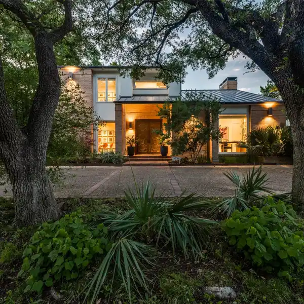 FABULOUS PARK CITIES HOME
