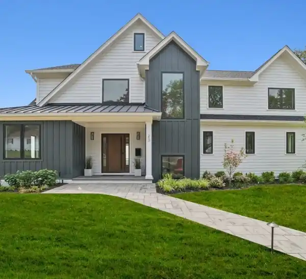 LUXURY LIVING WITH UNMATCHED VIEWS