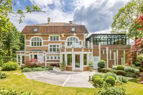 Superb Renovated 1900 Property