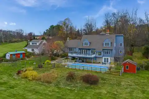 Magnificent Colonial with Modern Comfort