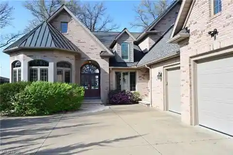 Turnkey Home with Timeless Elegance