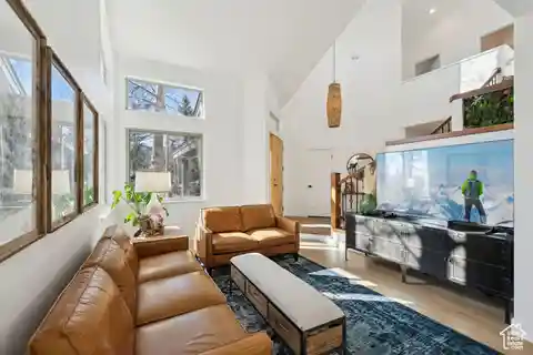 Tastefully Renovated Mountain Home