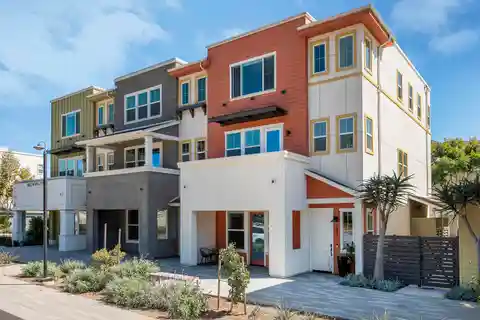 Gorgeous Four Bedroom Townhouse