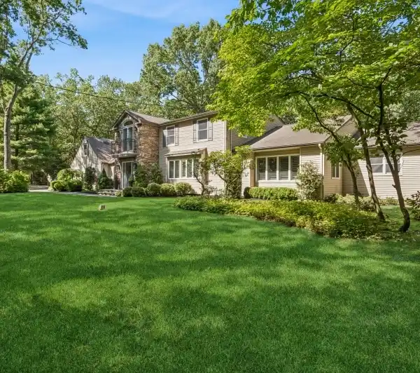 ELEGANT WALL TOWNSHIP HOME WITH SALTWATER POOL