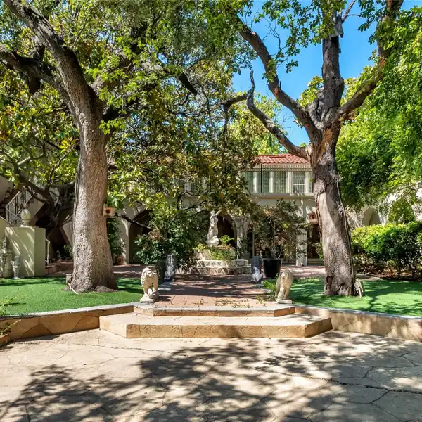 PRIME PROPERTY IN PRESTIGIOUS PRESTON HOLLOW