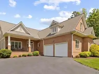 Luxury and Tranquility on the Richmond Country Club Golf Course