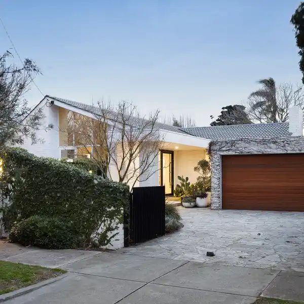 FLAWLESSLY RENOVATED COASTAL SANCTUARY