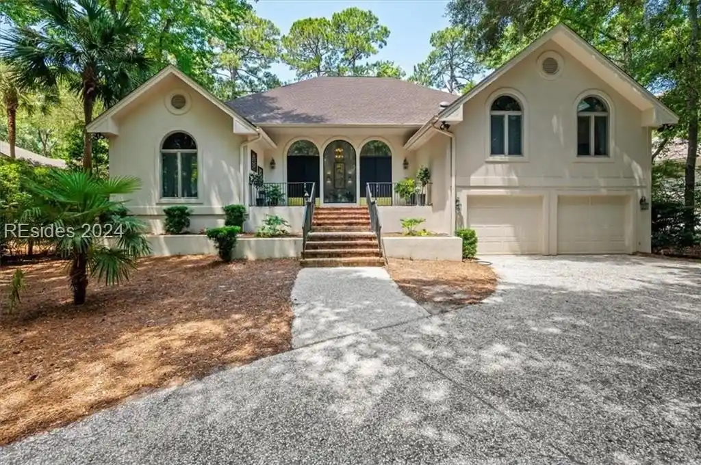 Gorgeous Meticulously Renovated Residence
