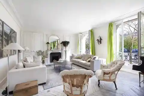 Lovely Apartment in a Beautiful Haussmann Building