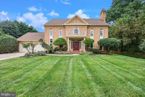 Exquisite Home in Sought-After Timberlawn