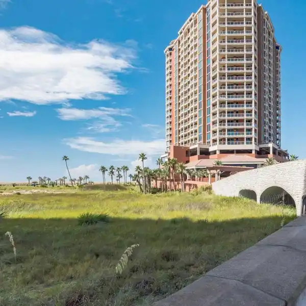 BREATHTAKING GULF-FRONT RESORT LIVING AT PORTOFINO