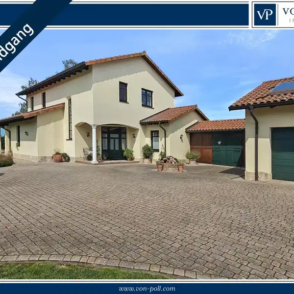 PARADISE FOR HORSE LOVERS WITH POTENTIAL FOR MULTI-GENERATIONAL LIVING